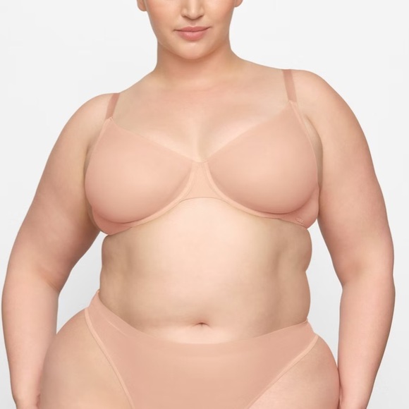 SKIMS No Show Molded Unlined Demi Bra NWT - Picture 3 of 6
